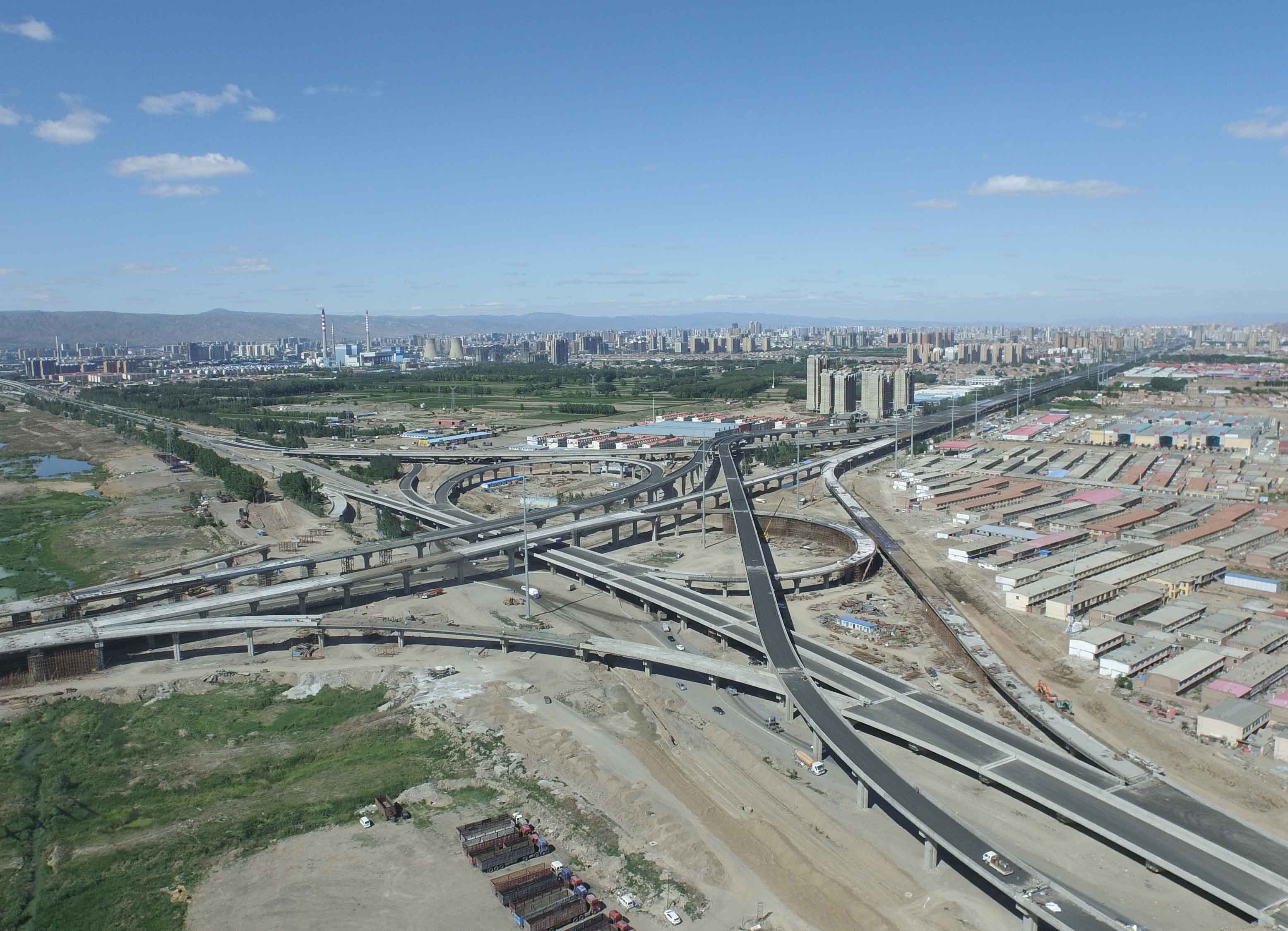 30.內(nèi)蒙古呼和浩特西南二環(huán)互通立交橋.JPG